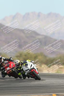 media/Oct-30-2025-Racers Edge (Thu) [[dabbdaf680]]/3-B Group/Session 2 (Turn 14)/